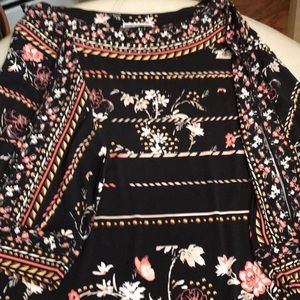 Black floral dress szM like new